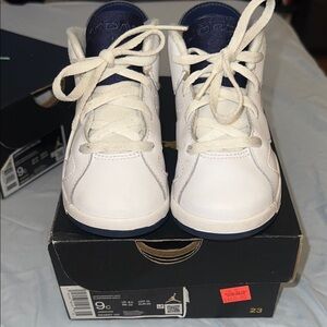 Jordan 6 Retro Kids Sneakers - White and Navy
